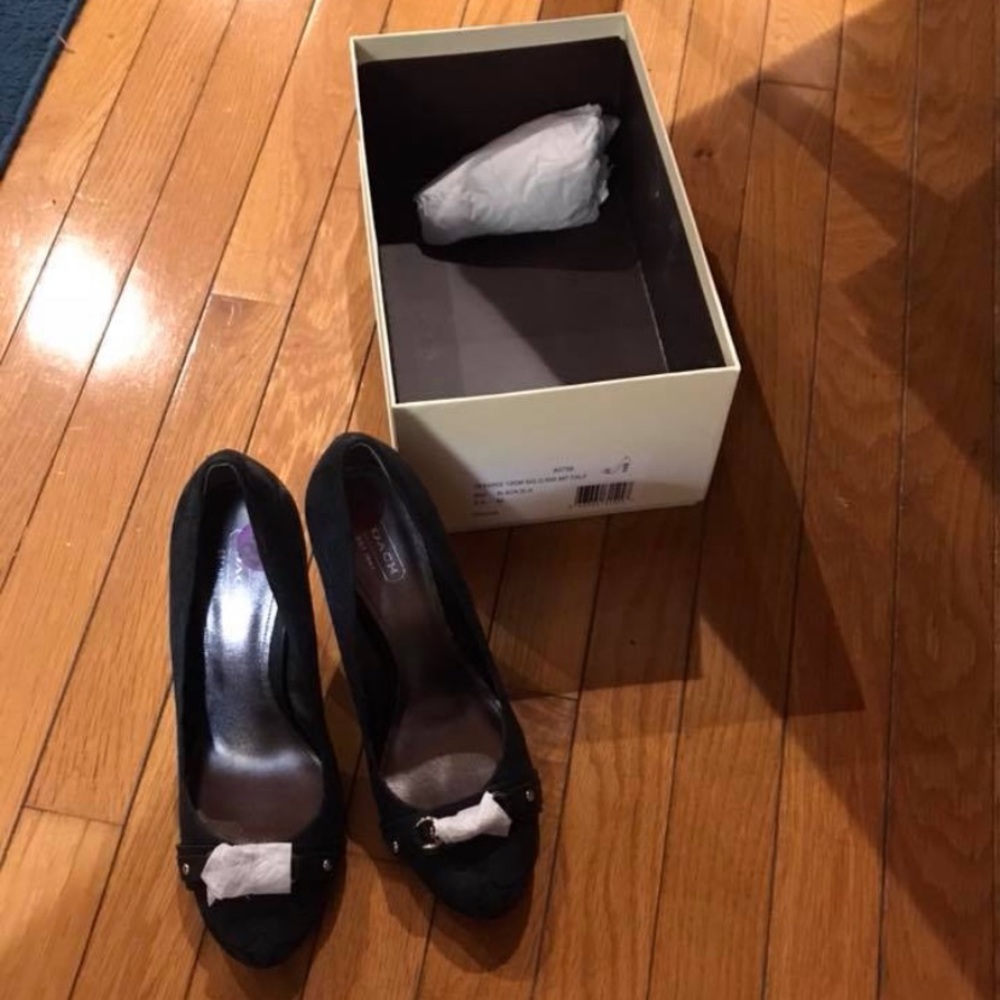 Coach shoes (pumps)
